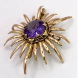 A Beautiful Vintage 18K Rose Gold and Purple Stone (possibly alexandrite) Star Brooch. 4.5cm. 7.7g
