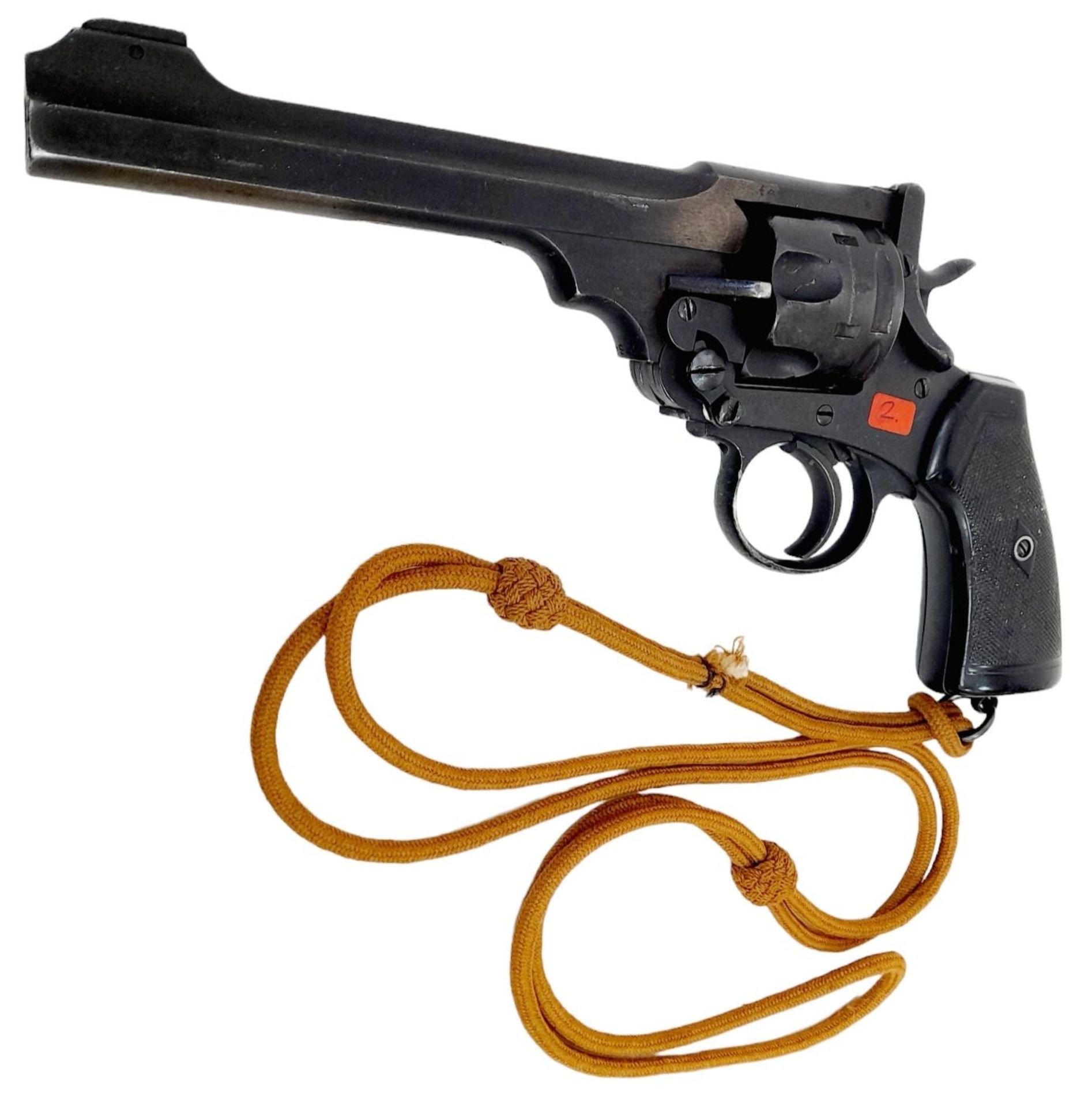 A Deactivated Webley Mark IV Revolver with Leather Holster. The British army adopted the mark IV - Bild 2 aus 7