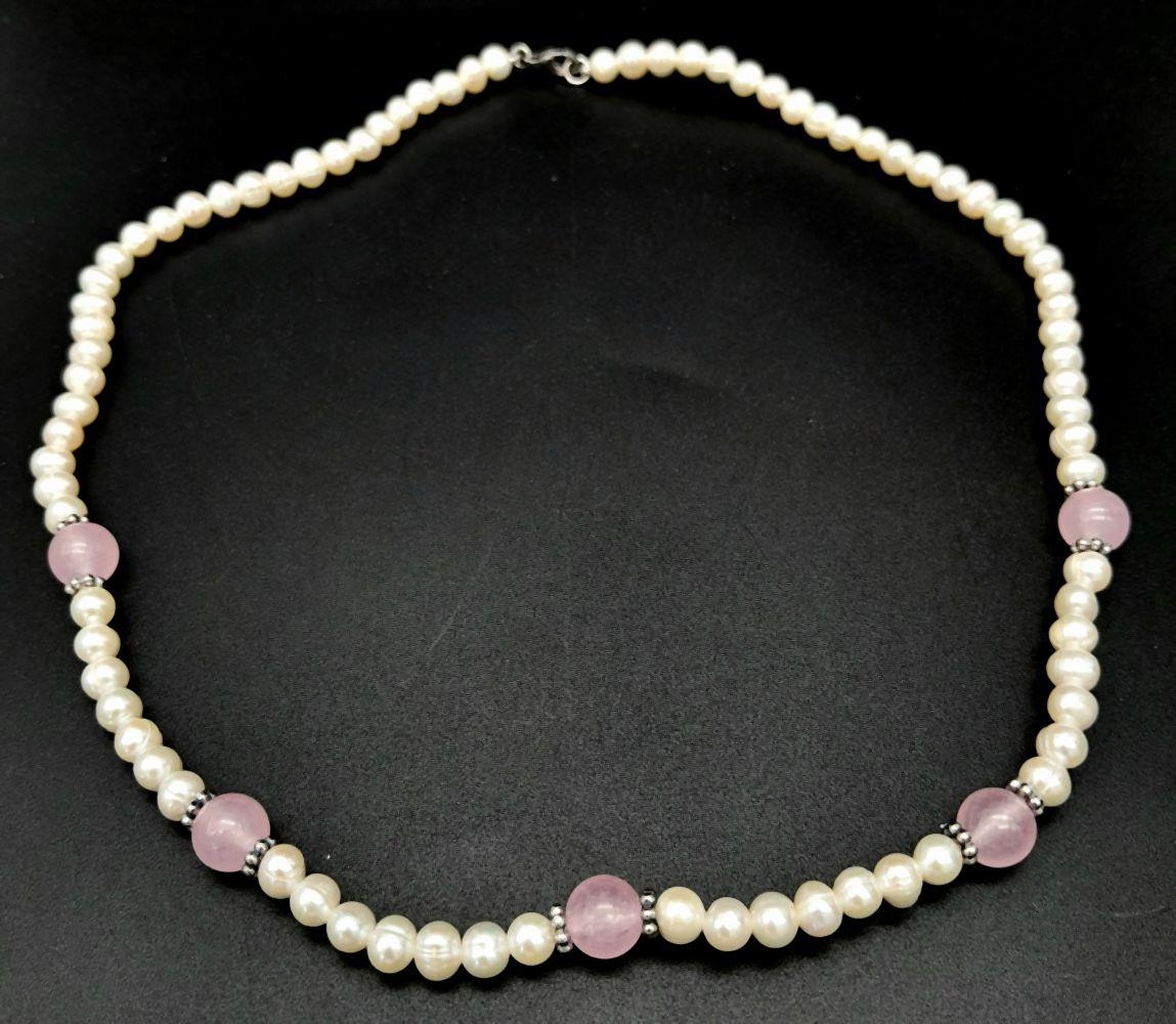 A Kyoto Cultured Pearl and Sterling Silver Necklace in Original Box. 44cm - Image 2 of 6