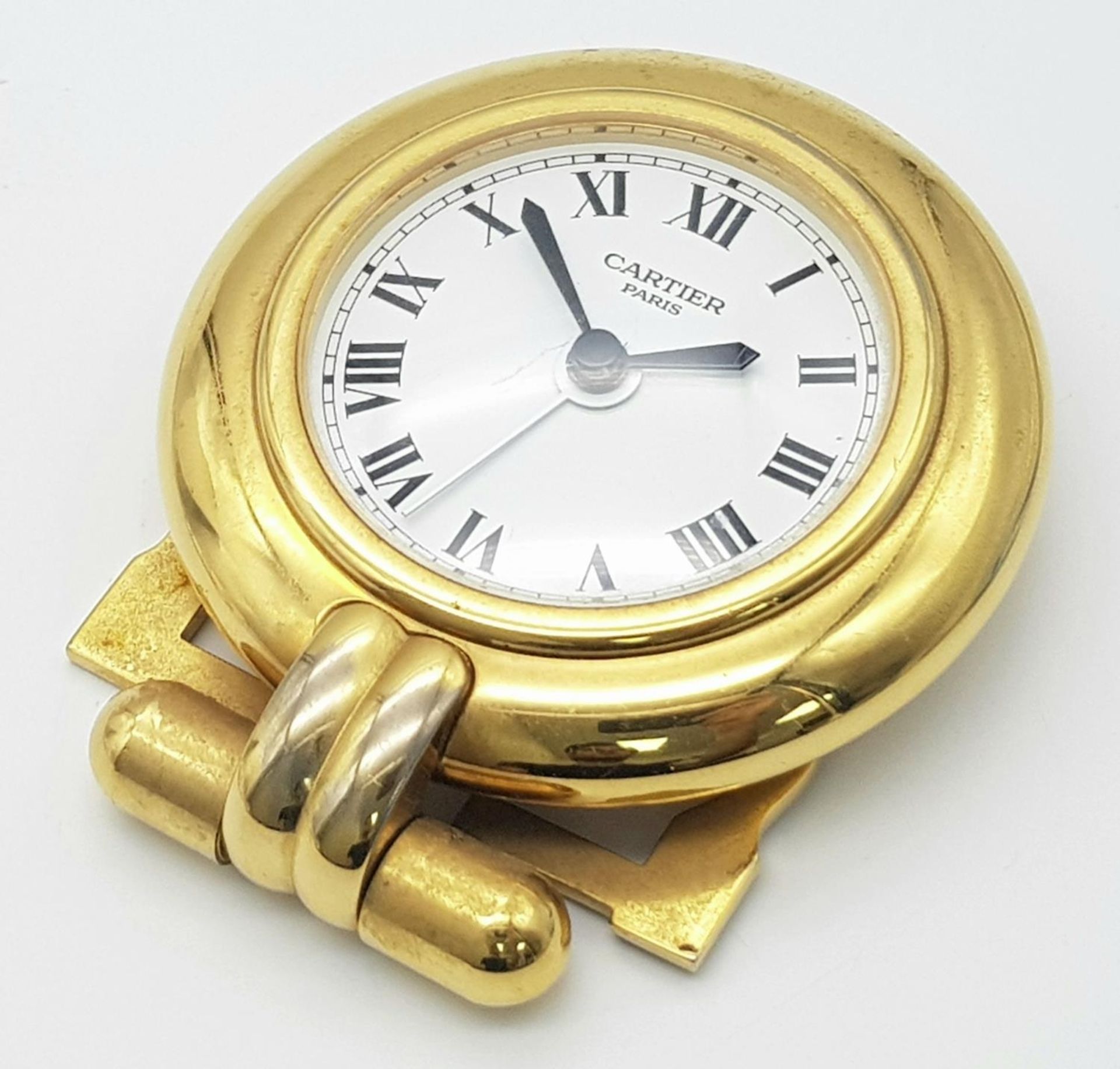 A Gold Plated Cartier Colisee Art Deco Travel Desk Clock. White dial with Roman numerals. 78mm - Bild 2 aus 8