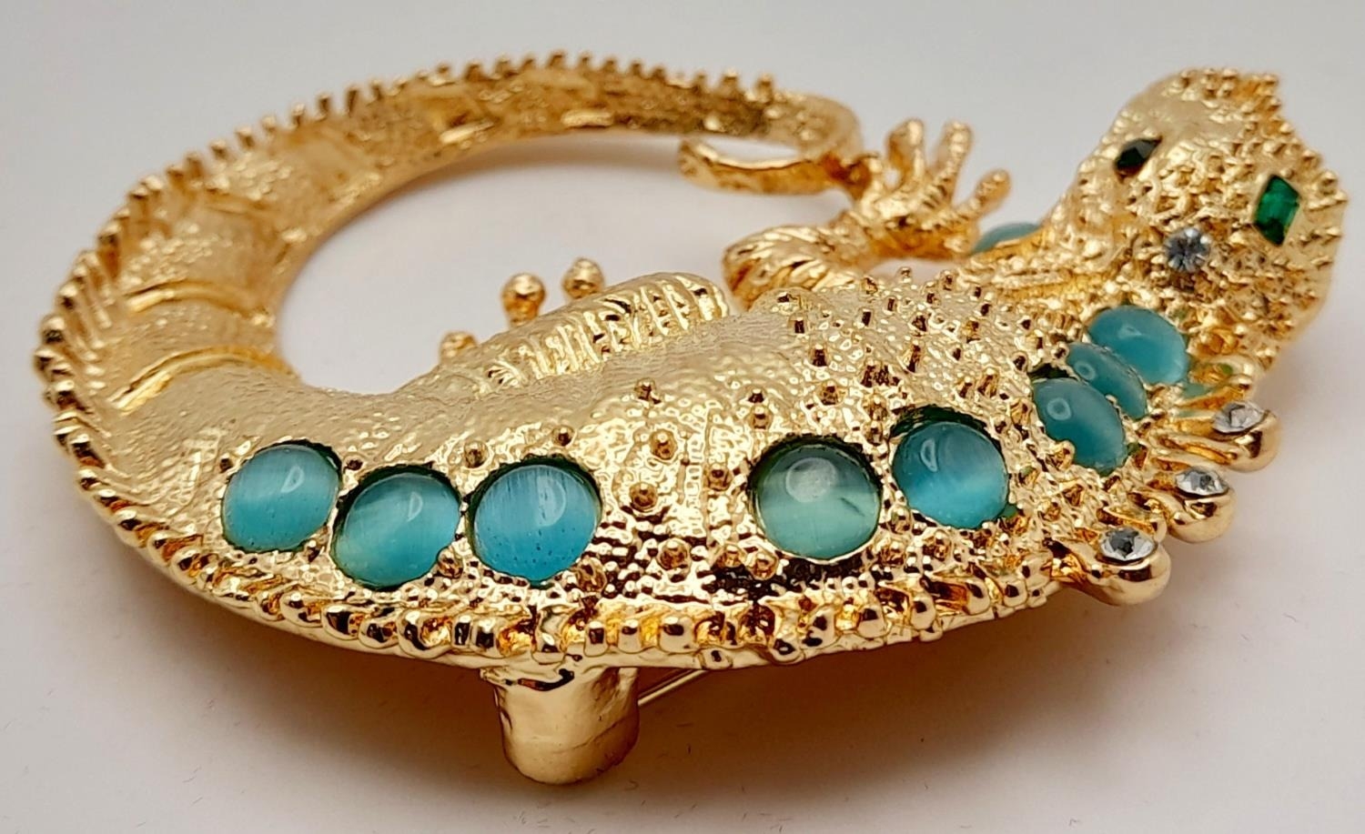 A very glamorous, well proportioned, gold plated and gem studded chameleon brooch, in a presentation - Image 2 of 5