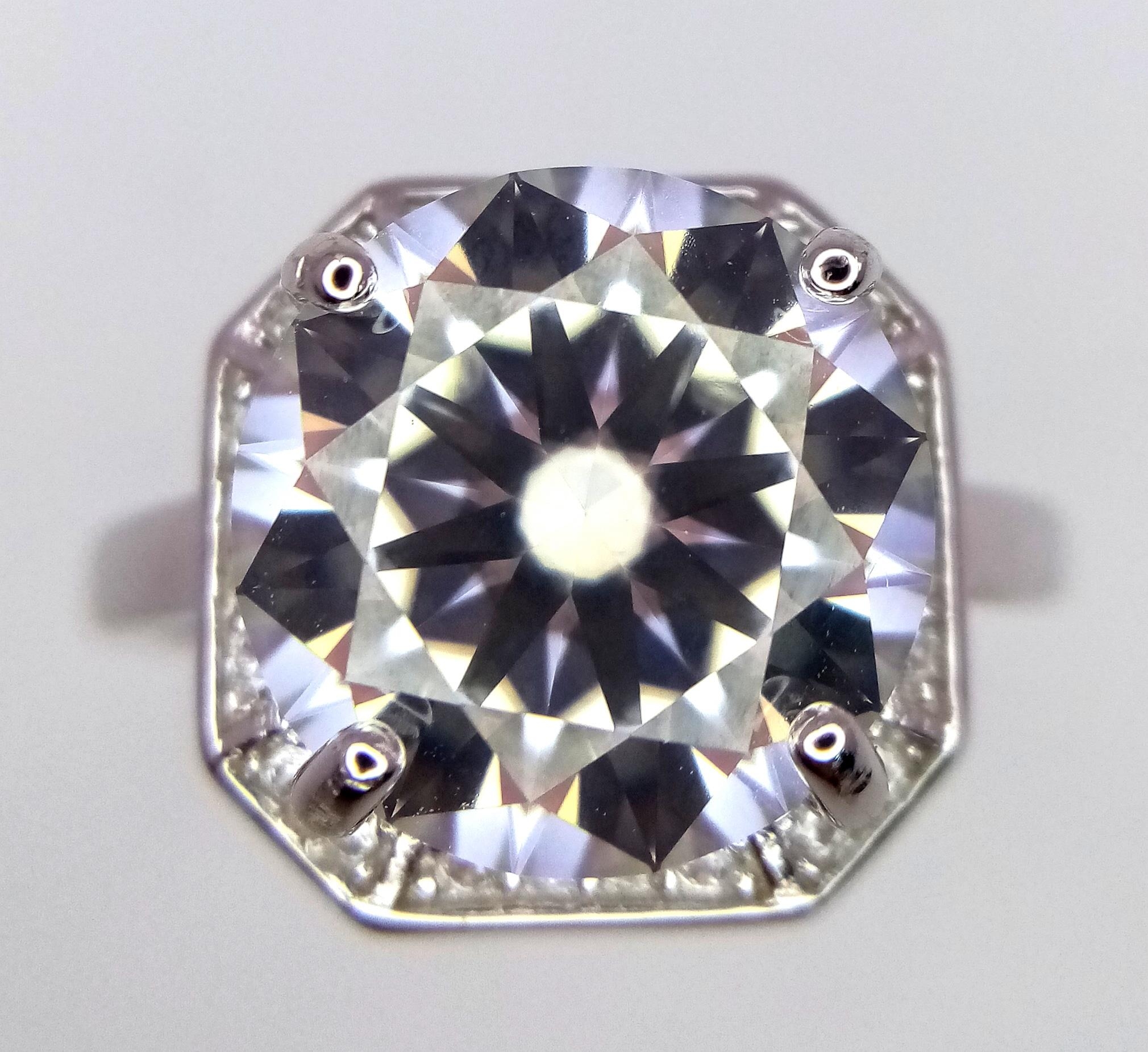 A 5ct Moissanite 925 Silver Ring. Size P. Comes with a GRA certificate. - Image 3 of 7