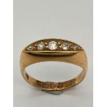 Ladies Beautiful vintage 18 carat GOLD and DIAMOND RING, set with 5 graduated HIGH QUALITY