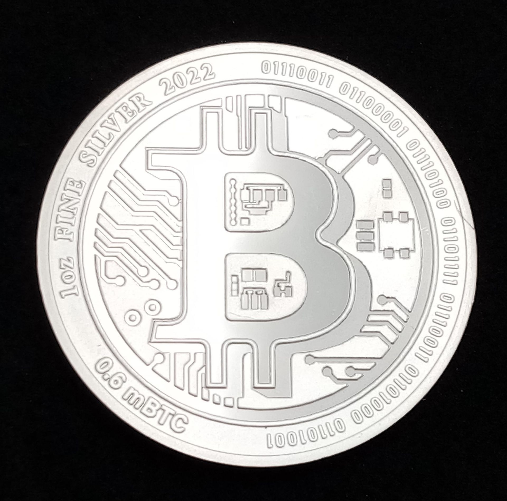 A Mint Condition Fine Silver (.9999) 1 Ounce (31.38 Grams) 2022 Queen Elizabeth ‘Bitcoin’. - Bild 2 aus 3