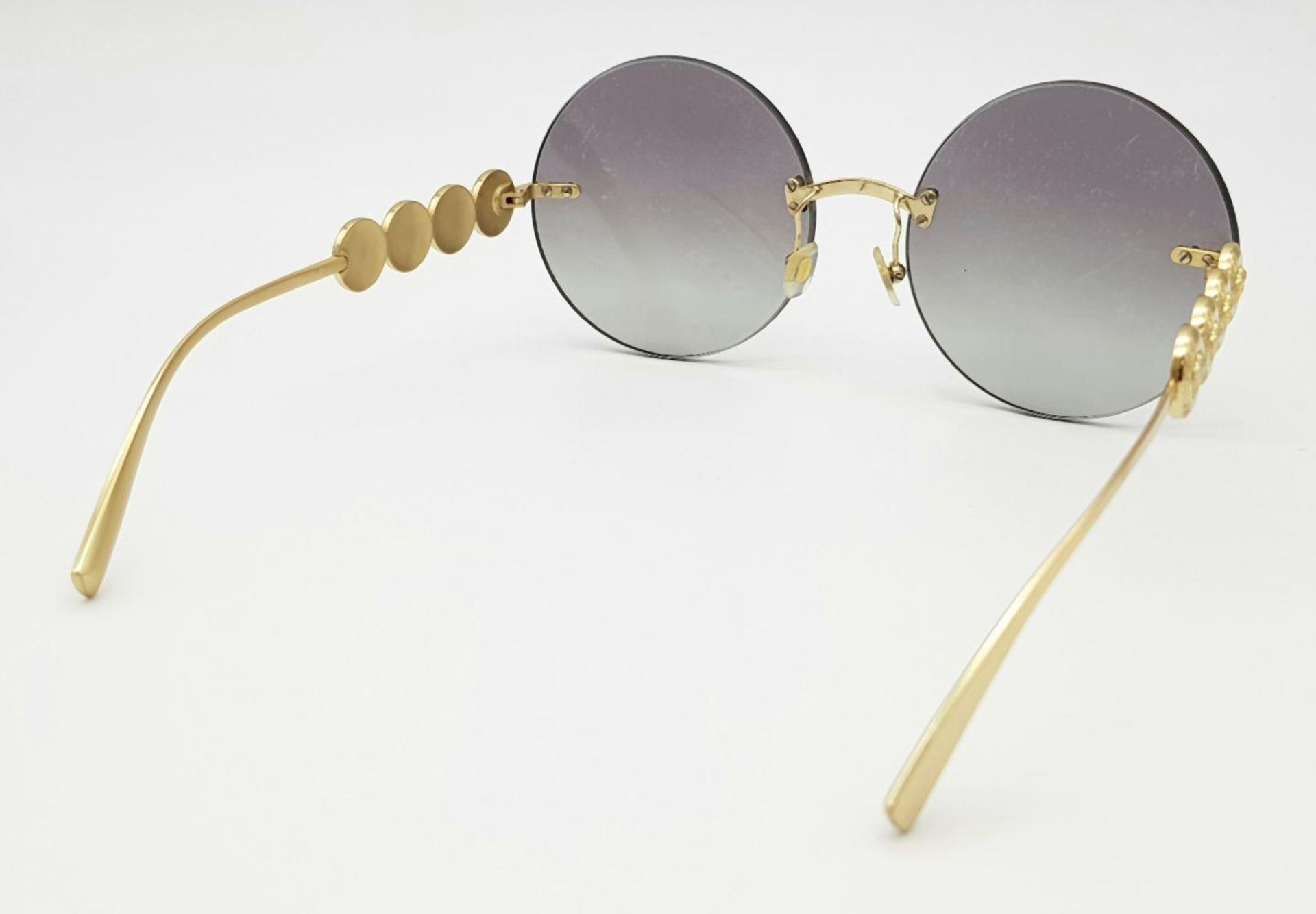 A Pair of Designer Versace Ladies Sunglasses. - Image 2 of 7