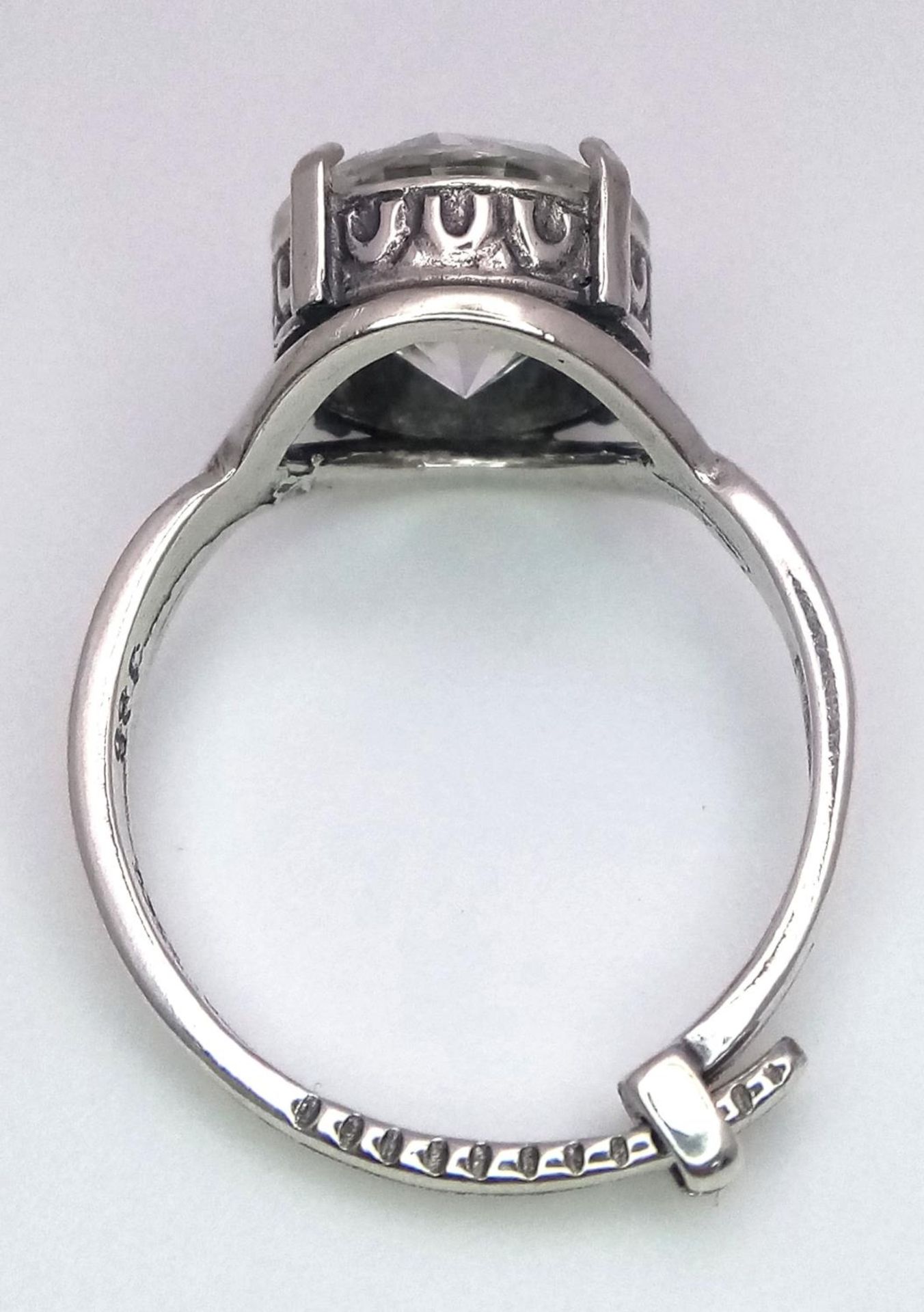 A 4ct Moissanite, 925 Silver Ring. Size T. Comes with a GRA certificate. - Image 4 of 6