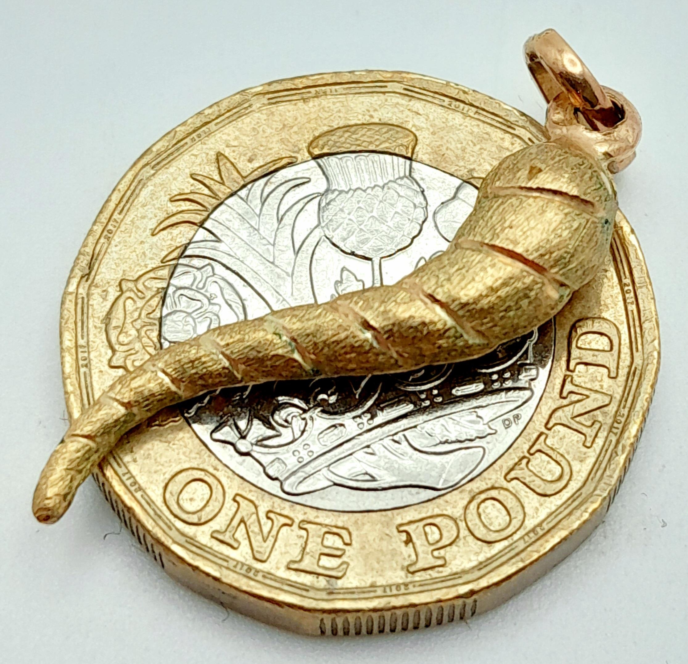 A Vintage 9K Gold Horn of Plenty Pendant. 3cm. 1g - Image 3 of 3