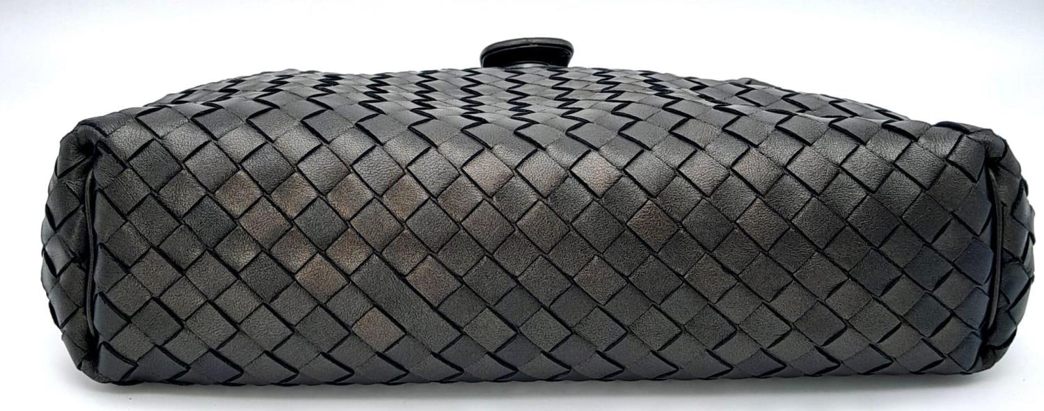 A Bottega Veneta Metallic Black 'Lauren 1980' Clutch Bag. Intrecciato (woven) leather exterior - Image 3 of 9