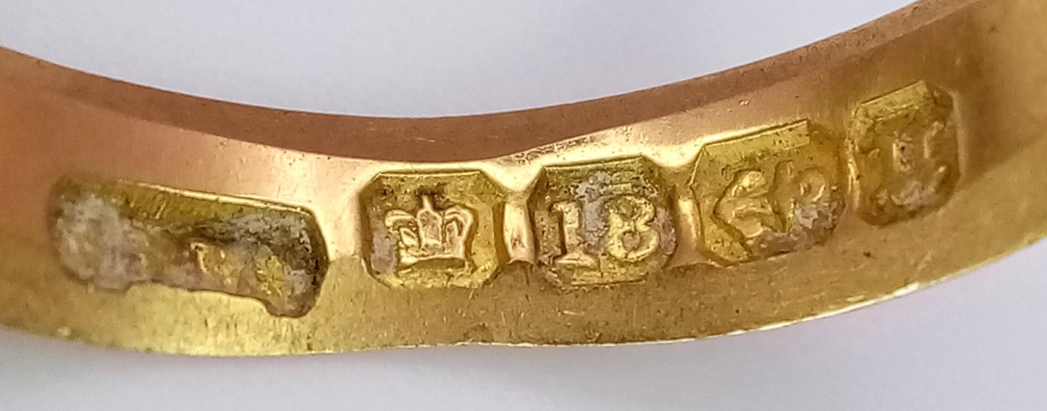 AN ANTIQUE 18K YELLOW GOLD RING. Hallmarked Birmingham, 1894. Size N, 2.9g total weight. Ref: SC - Image 5 of 5