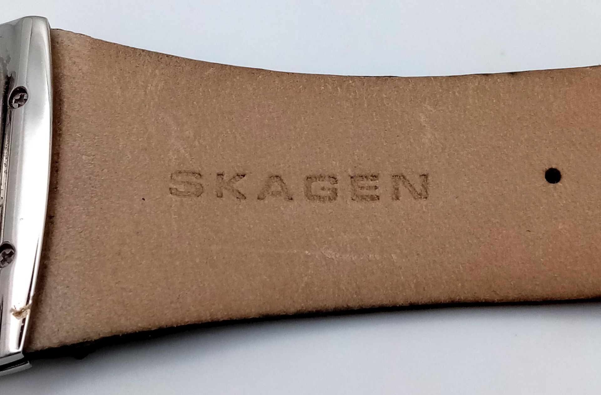 A Skagen of Denmark Stylish Quartz Gents Watch. Black leather strap. Black leather strap. Thin - Bild 7 aus 7