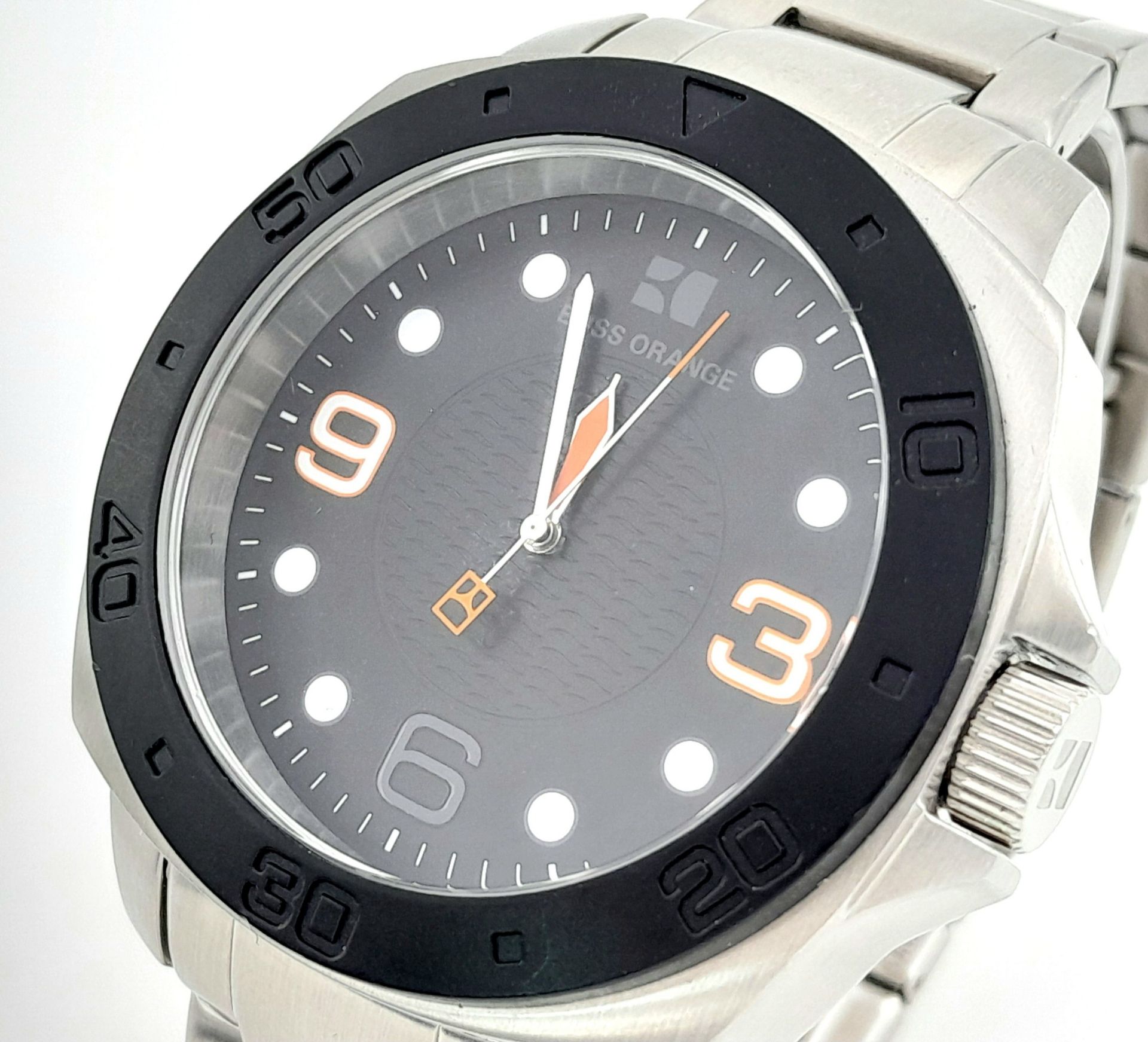 An Excellent Condition Men’s Oversized ‘Boss Orange’ Watch by Hugo Boss (50mm Case). New Battery - Image 3 of 6