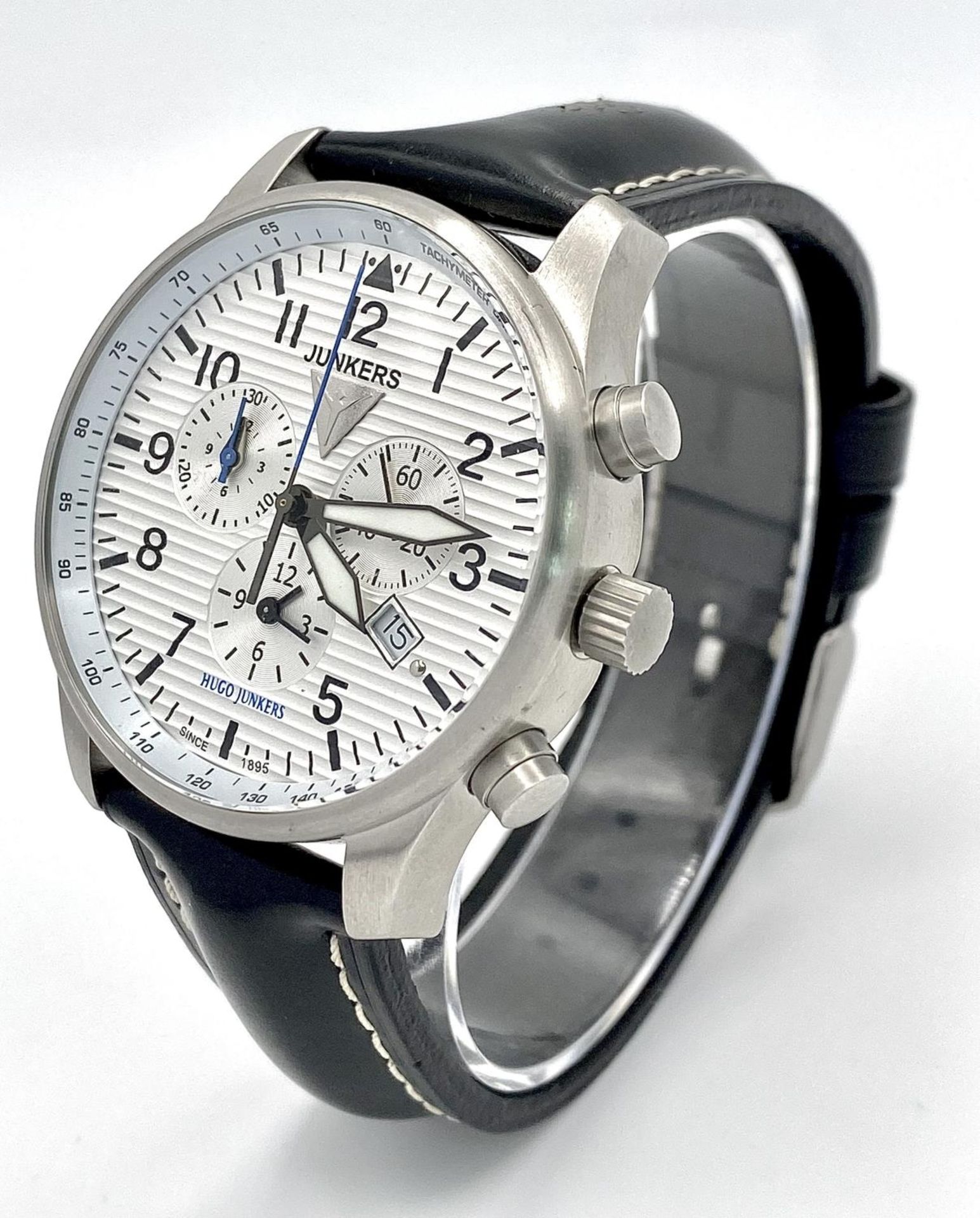 A Junkers Chronograph Quartz Gents Watch. Black leather strap. Stainless steel case - 42mm. White - Bild 2 aus 7