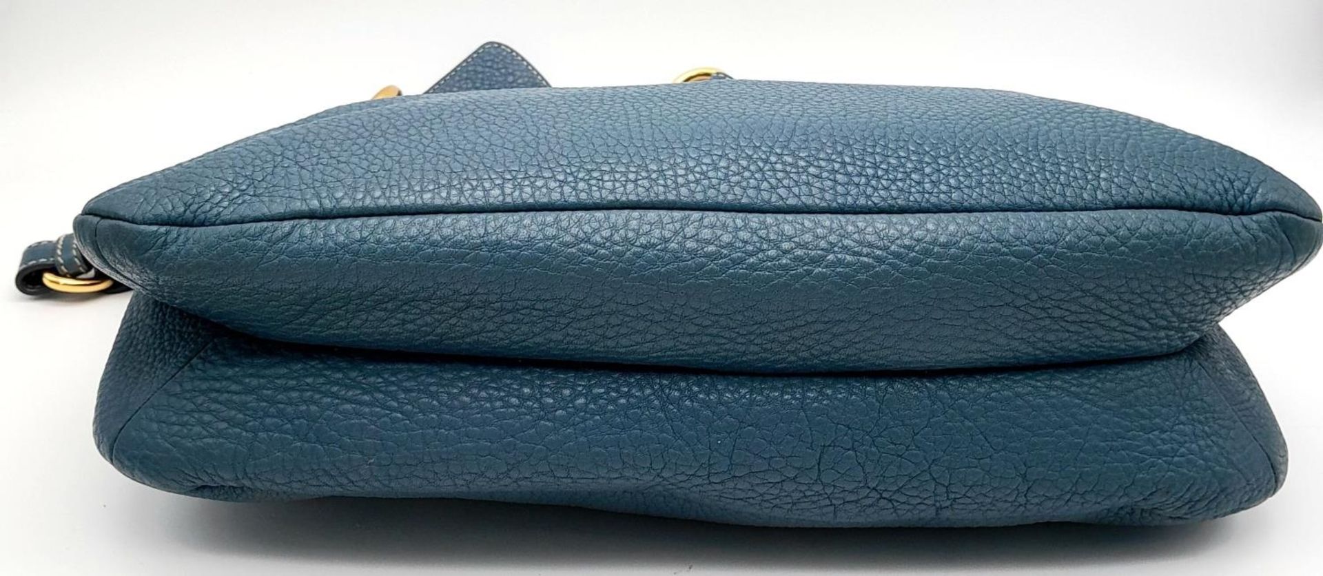 A Prada Marine Blue Vitello Daino Shoulder Bag. Leather exterior with gold-toned hardware, - Bild 4 aus 8