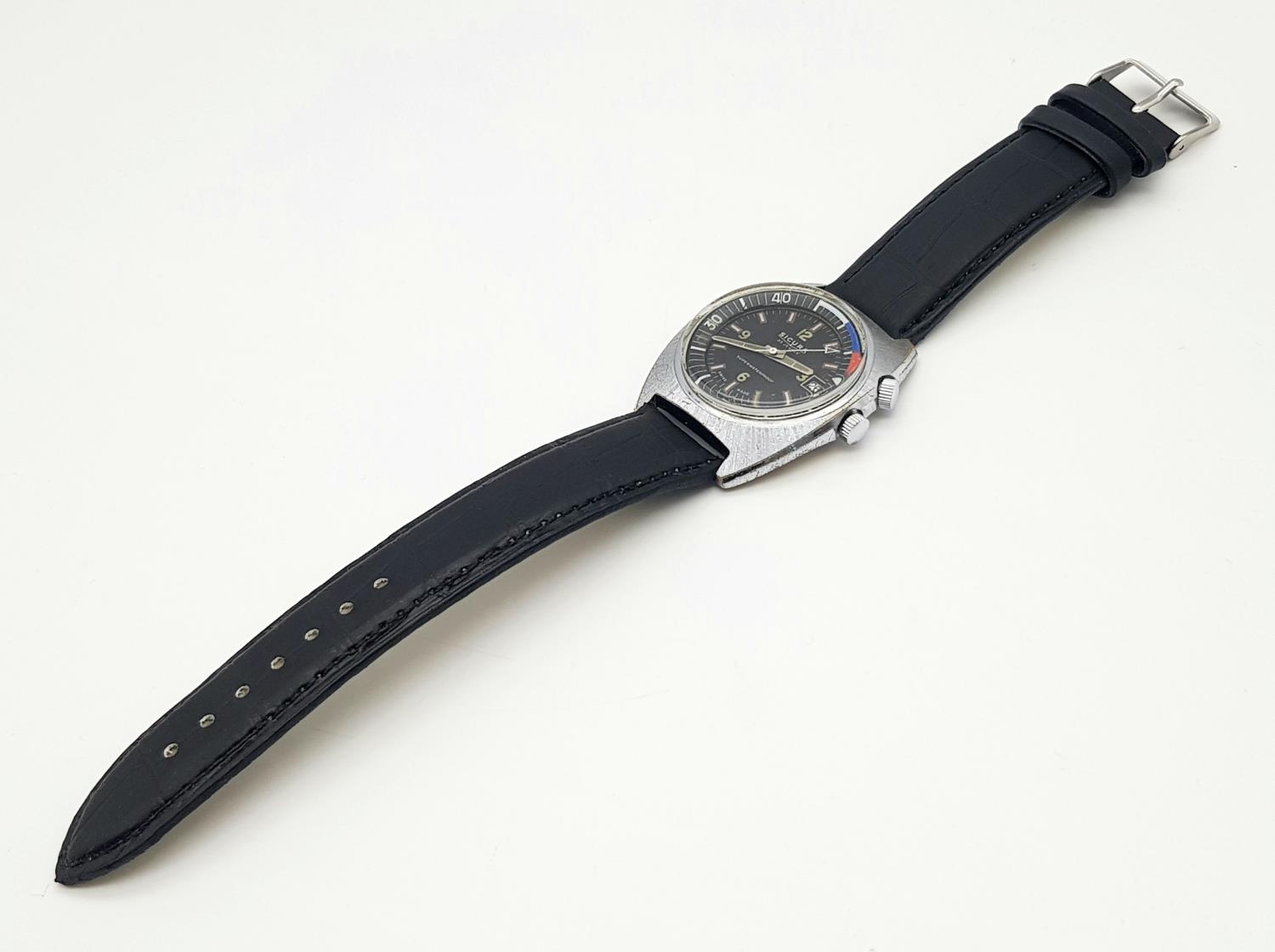 A Vintage Secura 23 Jewels Mechanical Gents Watch. Black leather strap. Stainless steel case - 38mm. - Bild 5 aus 5