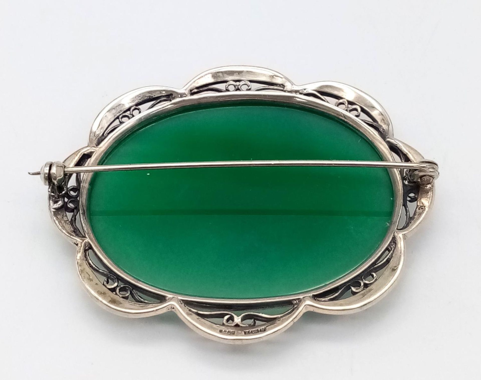 A Vintage Hallmarked 1976 Silver Green Chalcedony (aka Chrysoprase/Jadine) Brooch. 6cm Wide. Set - Bild 8 aus 8