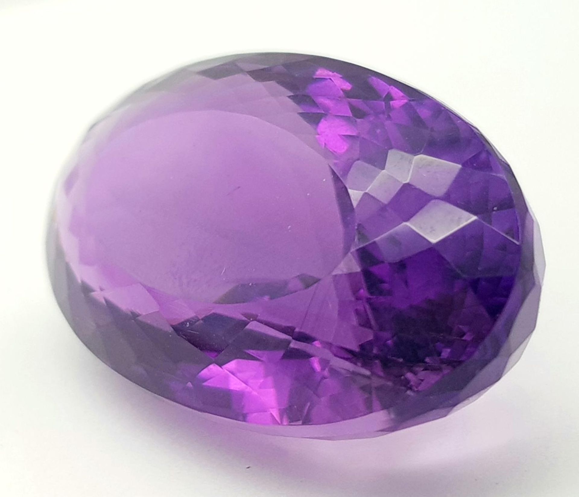 A 109.41ct Gorgeous Faceted Bolivian Amethyst - GFCO Swiss Certified. - Bild 2 aus 6