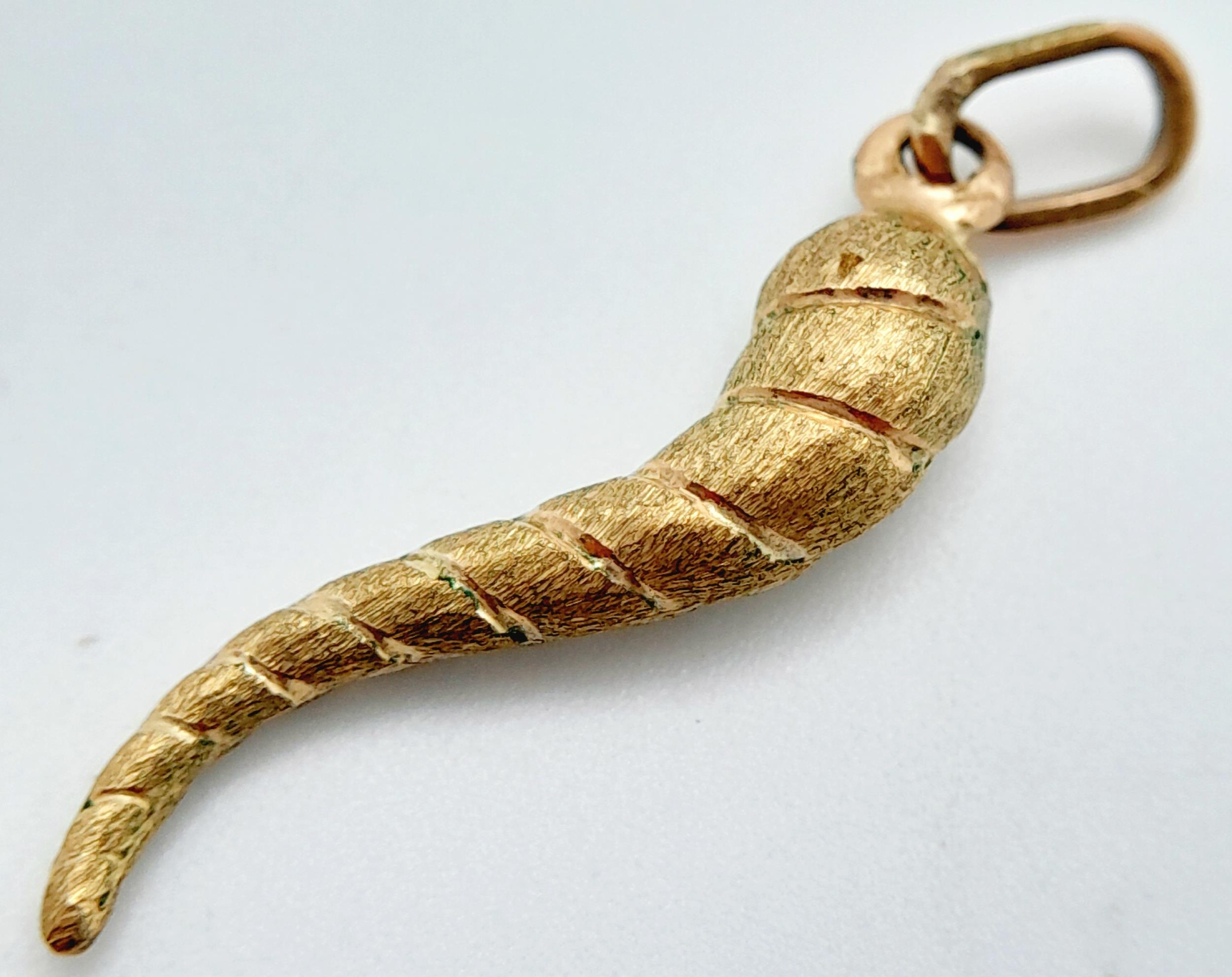 A Vintage 9K Gold Horn of Plenty Pendant. 3cm. 1g - Image 2 of 3