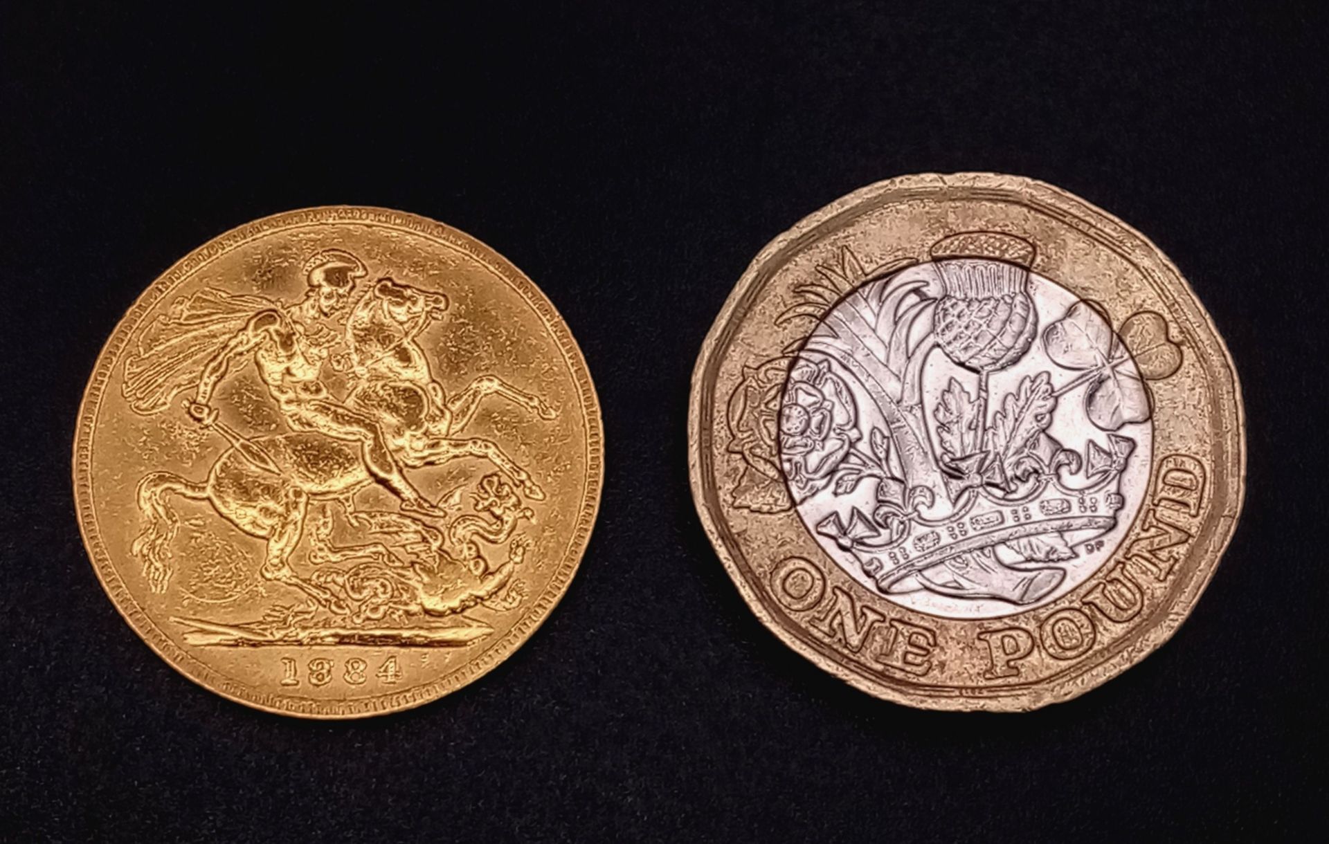 An 1884 Queen Victoria 22K Gold Full Sovereign Coin. Good definition. - Bild 3 aus 3