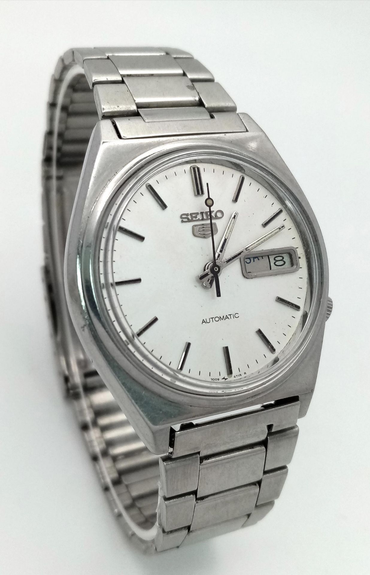 A Vintage Seiko 5 Automatic Gents Watch. Stainless steel bracelet and case - 37mm. Silver tone - Bild 3 aus 7