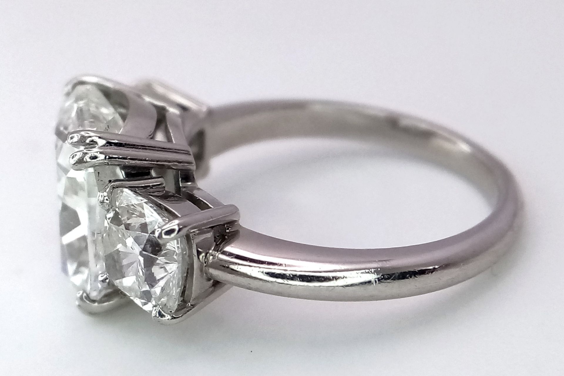 A Breathtaking 4.01ct GIA Certified Diamond Ring. A brilliant cushion cut 4.01ct central diamond - Image 9 of 22