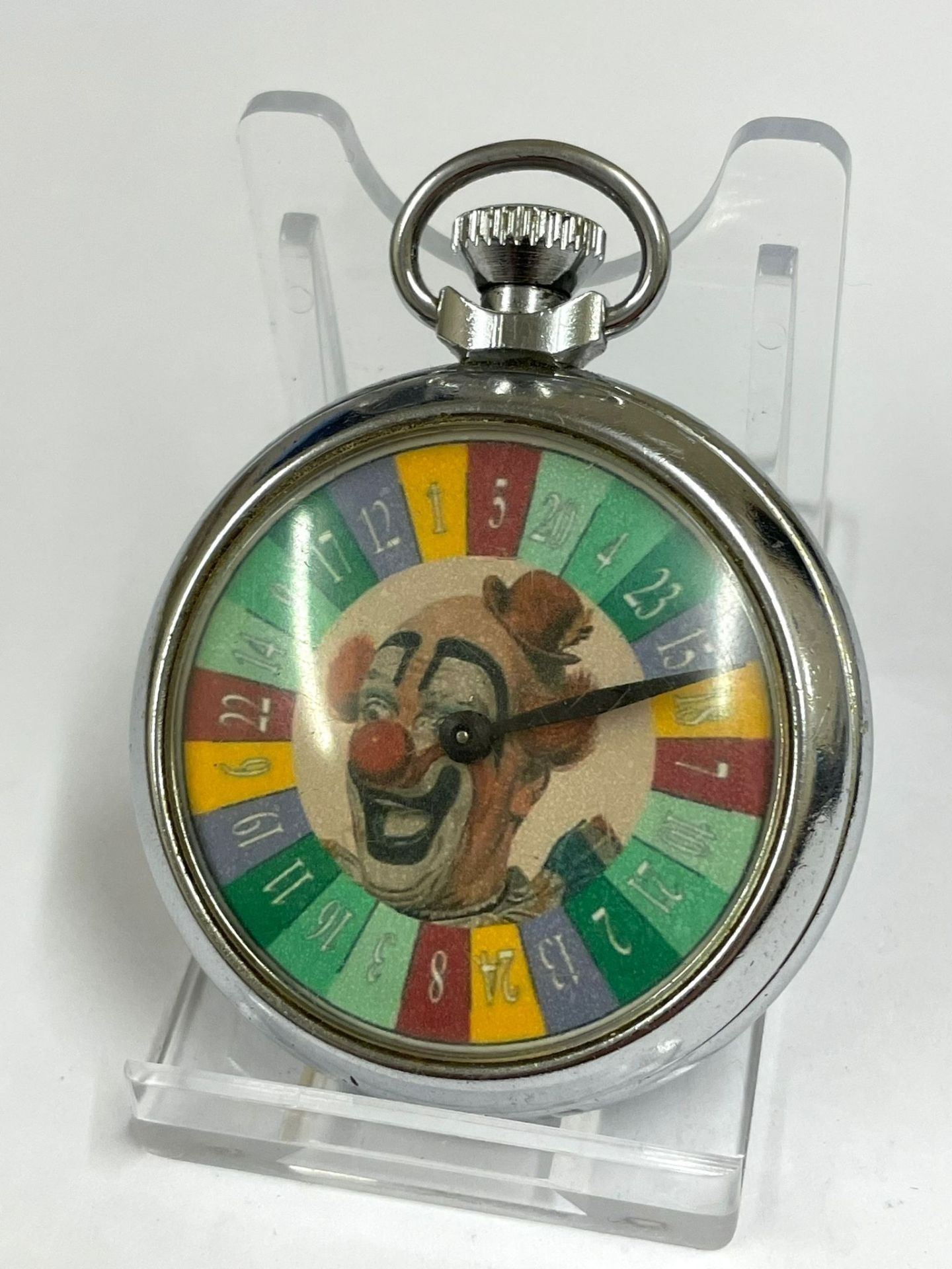 A Vintage carnival spinning gaming pocket watch. In working order. - Image 2 of 2