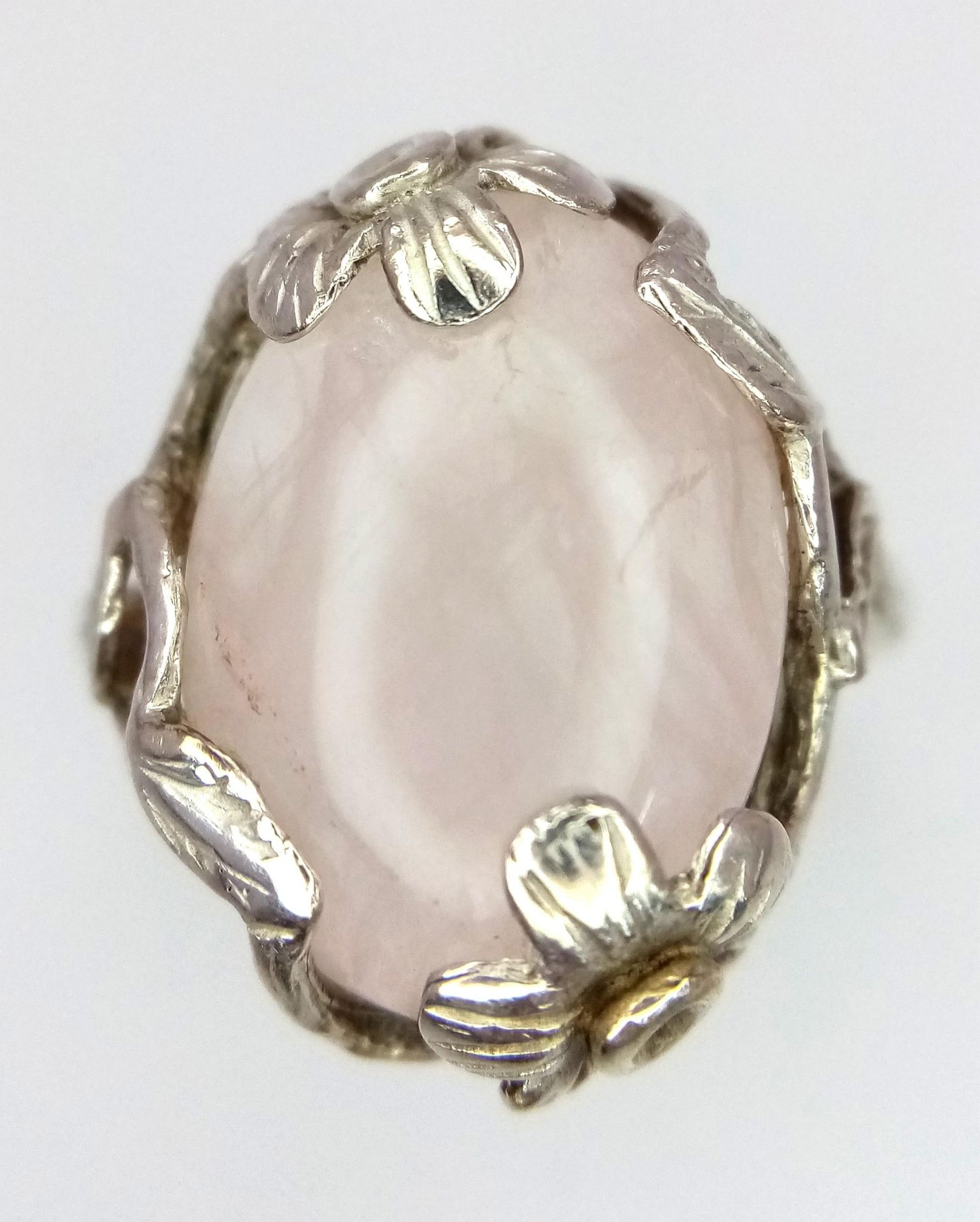 A Vintage, Ornate Flower Design Mounted, Rose Quartz Cabochon Sterling Silver Ring Size R. Set - Image 2 of 5