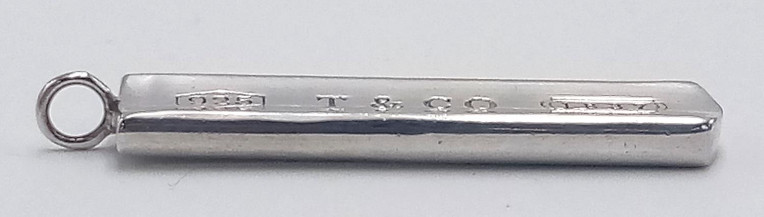 A TIFFANY & CO STERLING SILVER PENDANT 7.5G , 39mm x 8mm. SC 9093 - Image 3 of 4