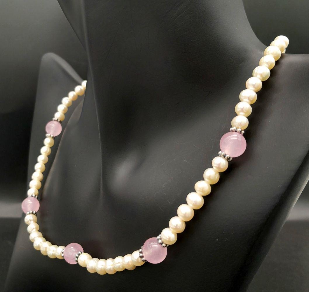 A Kyoto Cultured Pearl and Sterling Silver Necklace in Original Box. 44cm - Image 5 of 6