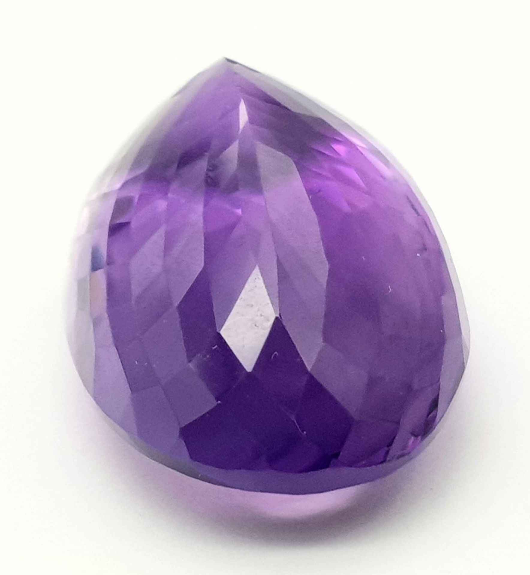A 109.41ct Gorgeous Faceted Bolivian Amethyst - GFCO Swiss Certified. - Bild 3 aus 6