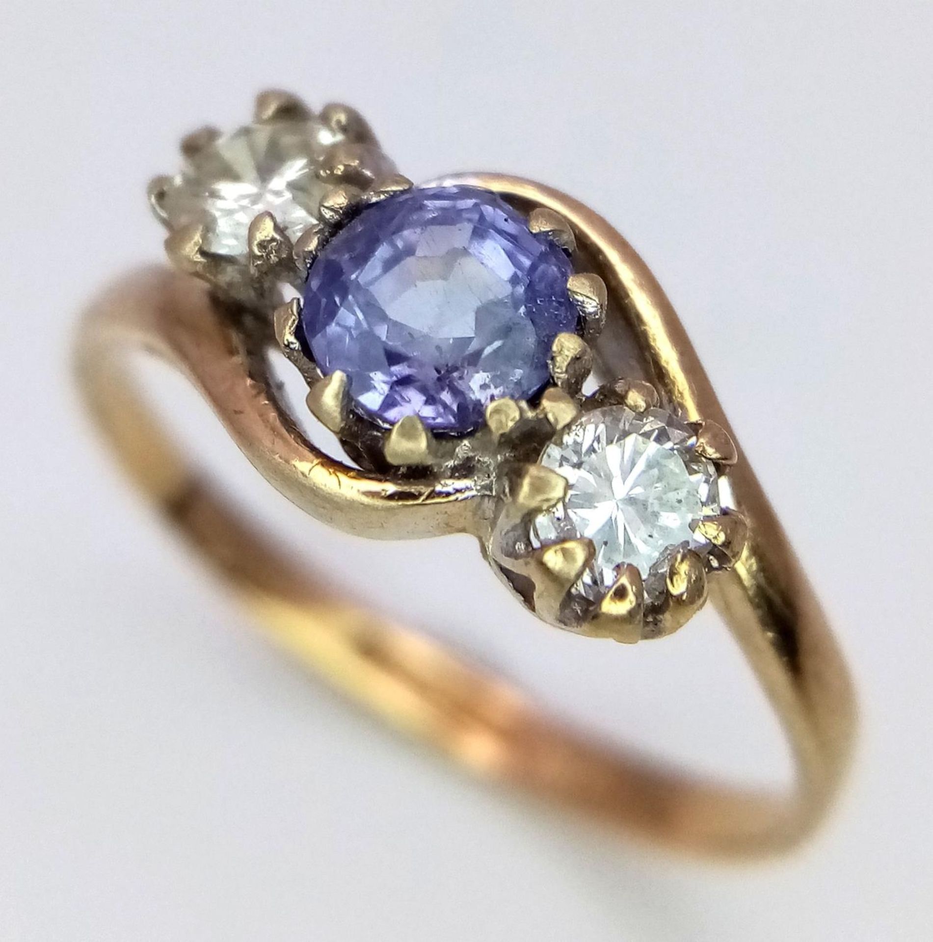 A 9K Yellow Gold Sapphire and Diamond Ring. Size K, 1.6g total weight. - Bild 3 aus 5