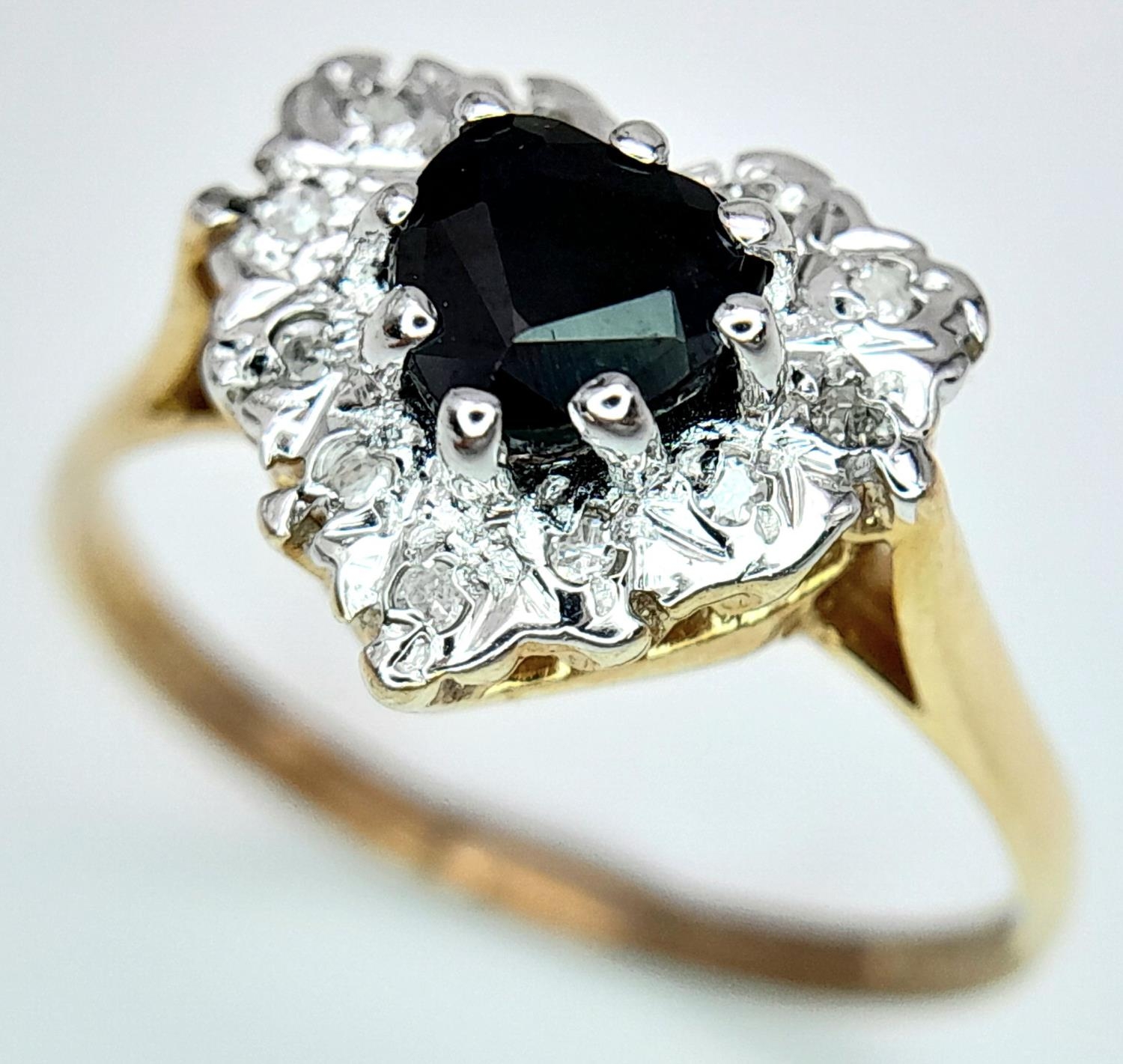 A 9K YELLOW GOLD DIAMOND & SAPPHIRE HEART CLUSTER RING 2.3G SIZE N. ref:SPAS 9005 - Image 3 of 6