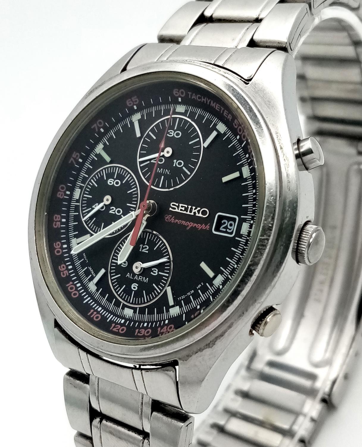A Seiko Chronograph Quartz Alarm Gents Watch. Stainless steel bracelet and case - 38mm. Black dial - Image 4 of 7
