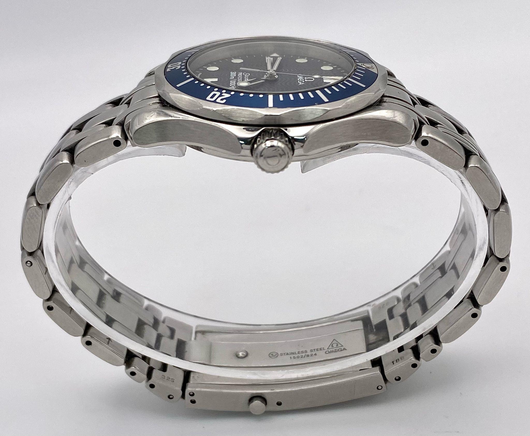 An Omega Seamaster Professional Quartz Divers Watch. Stainless steel bracelet and case - 37mm. - Image 5 of 9