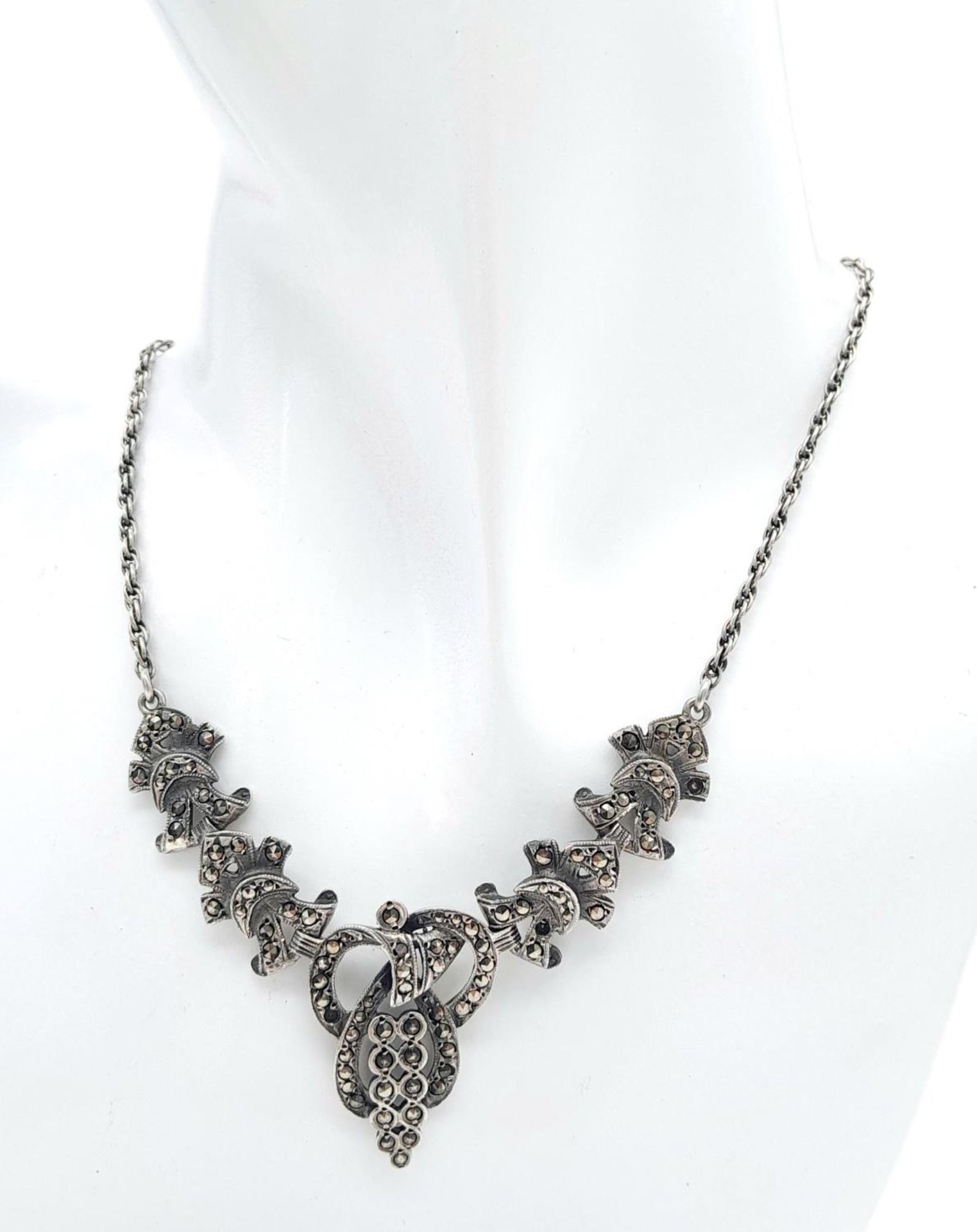 A Vintage Silver Marcasite Necklace. 43cm length, 18.92g total weight. - Image 2 of 5