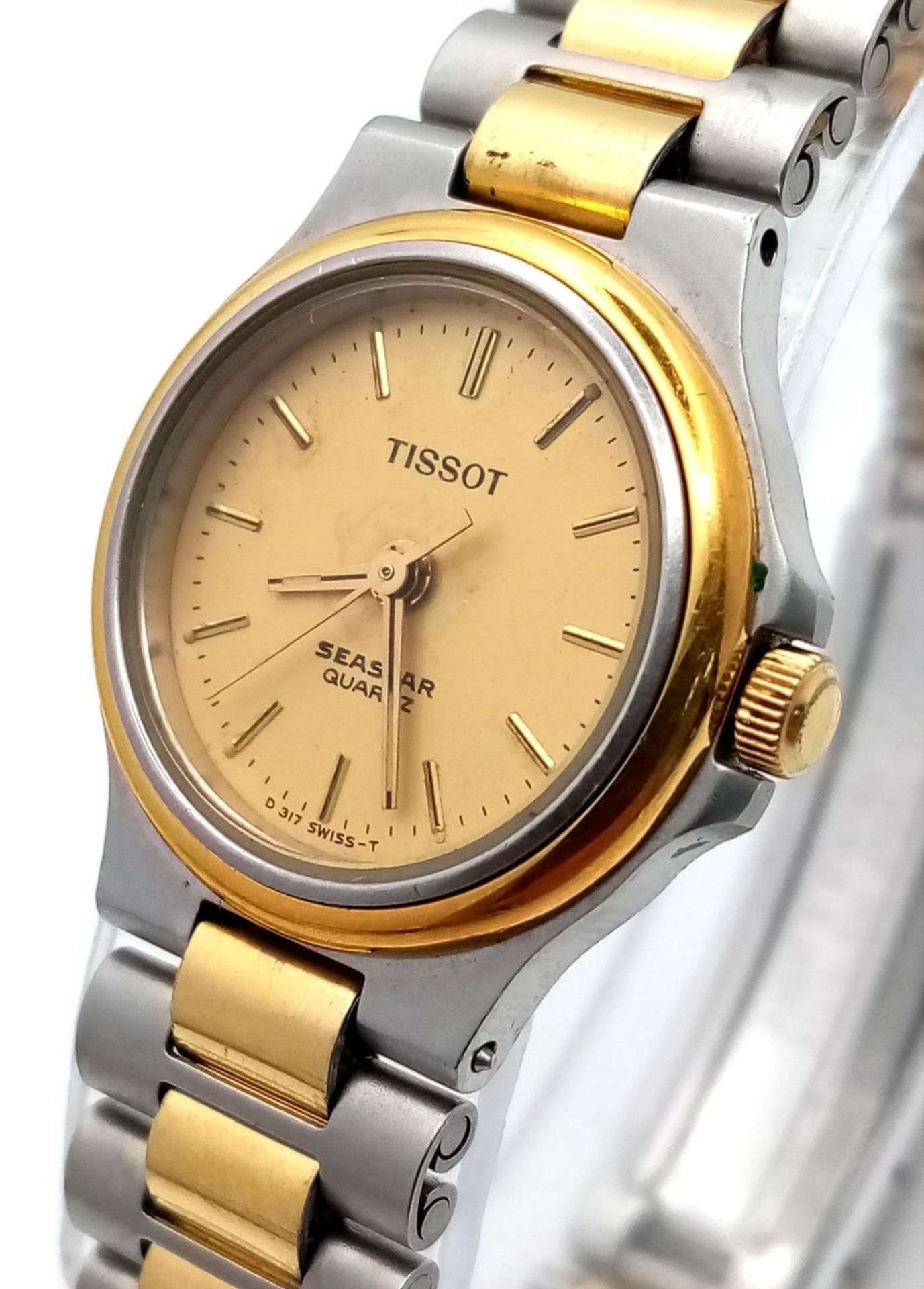 A Tissot Two Tone Quartz Ladies Watch. Two tone bracelet and case - 23mm. Gold tone dial. In working - Bild 4 aus 7
