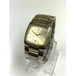 A Gents Gucci 8500M quartz date watch , needs battery as found .
