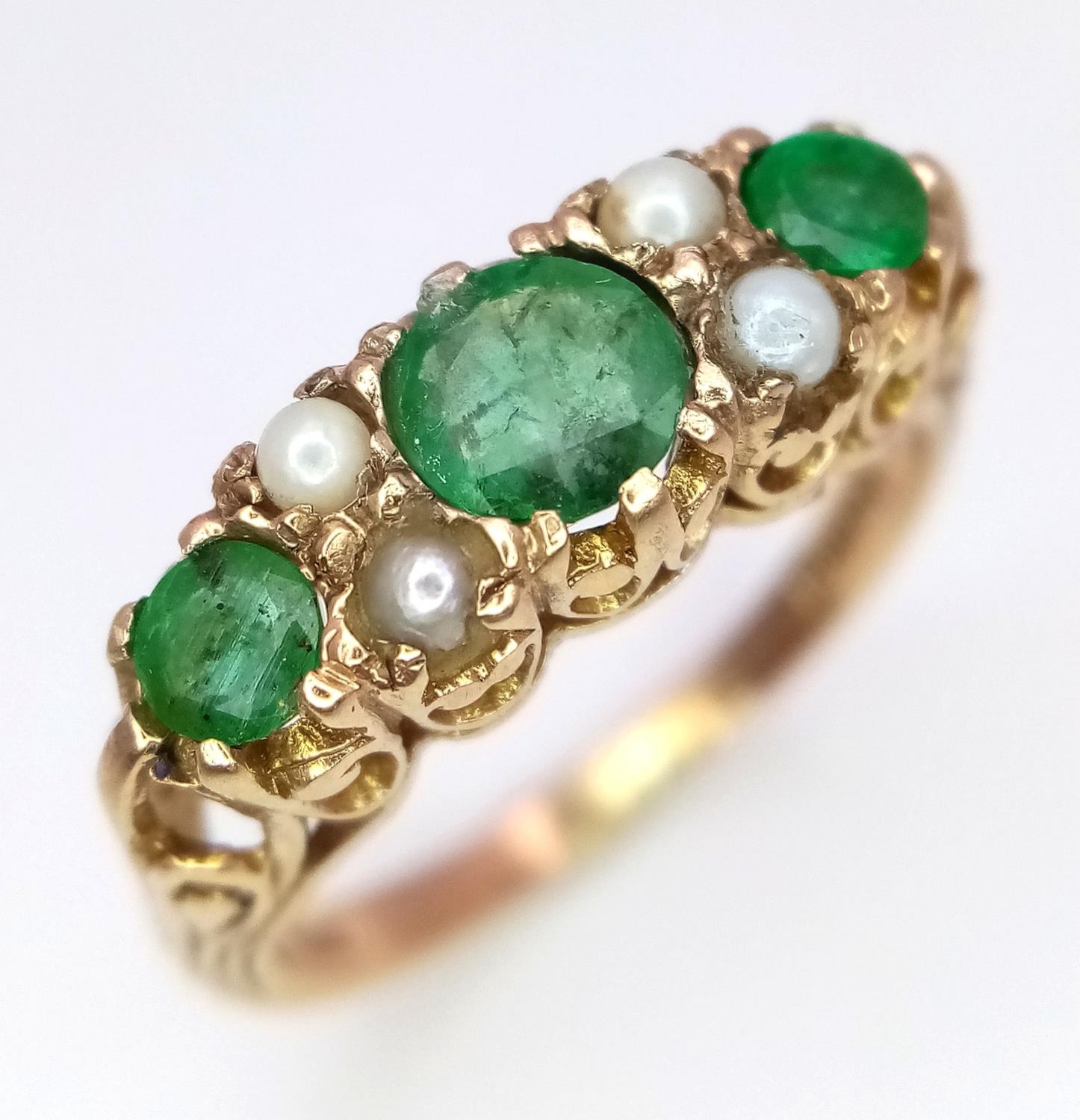 A 9K Yellow Gold Emerald and Seed Pearl Ring. Size P, 3.52g total weight. - Image 2 of 5