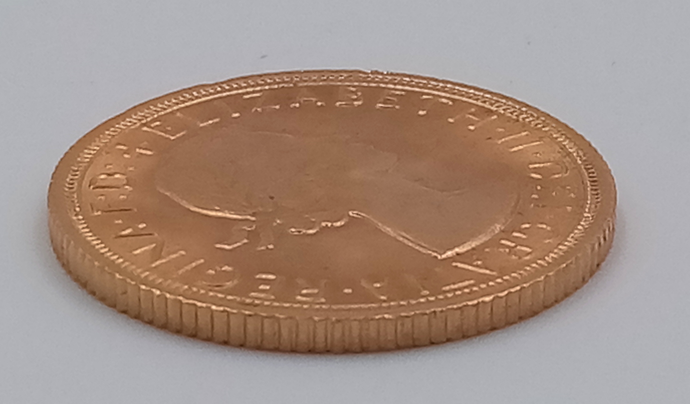 A 22 K yellow gold, Queen Elizabeth II, 1967, sovereign, full weight (8 g.), good condition, but - Image 3 of 3