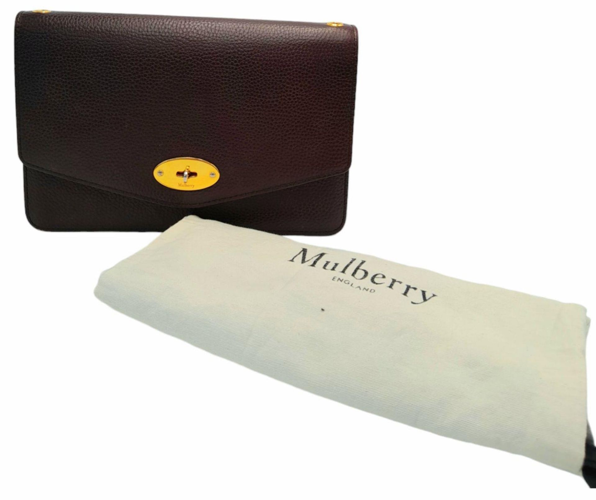 A Mulberry Oxblood Darley Bag. Leather exterior with gold-toned hardware and twist lock closure. - Bild 8 aus 10
