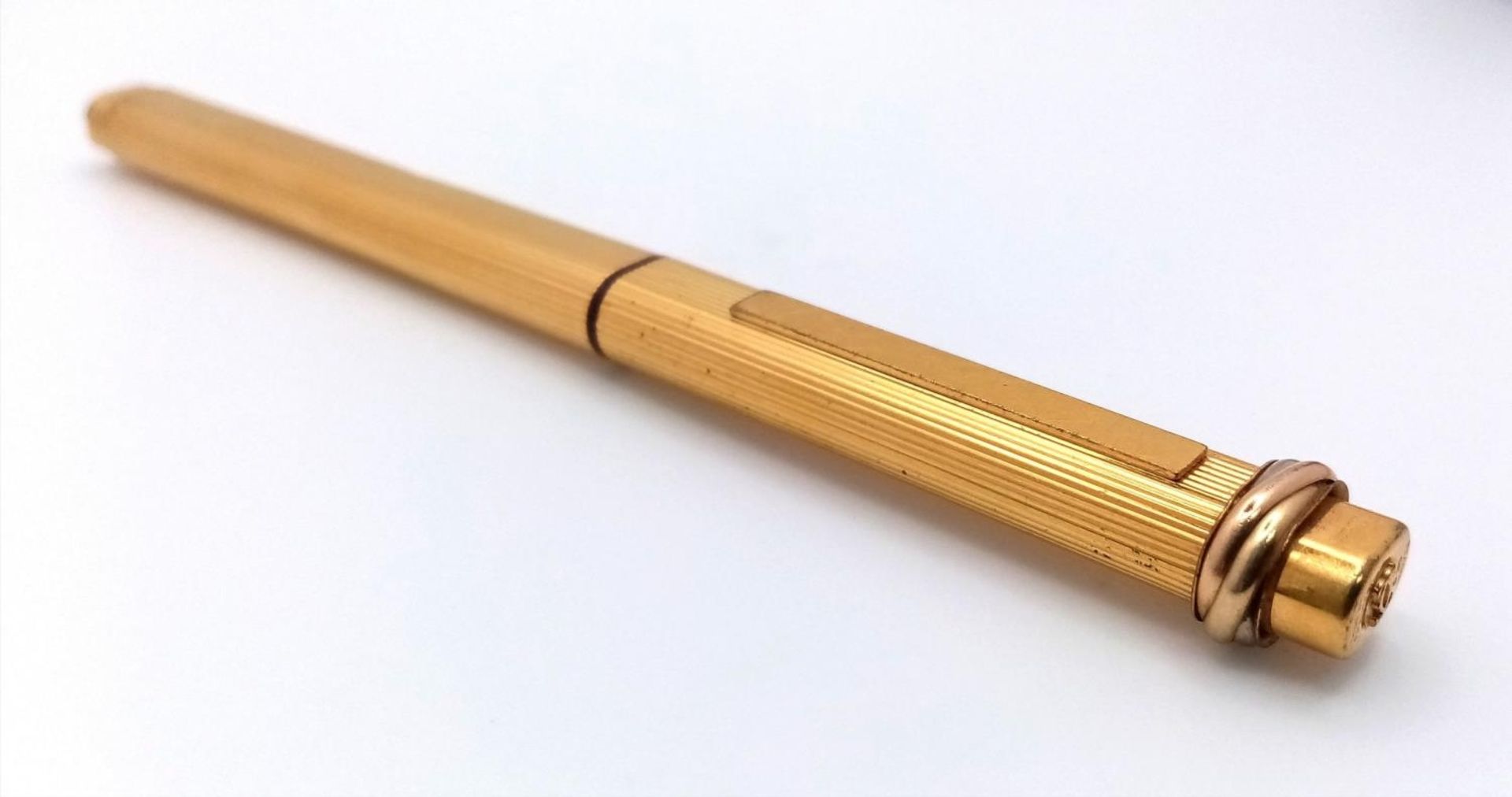 A CARTIER gold plated pen, length: 13. 7 cm, weight: 23.2 g. Ref: 17183 - Image 3 of 6