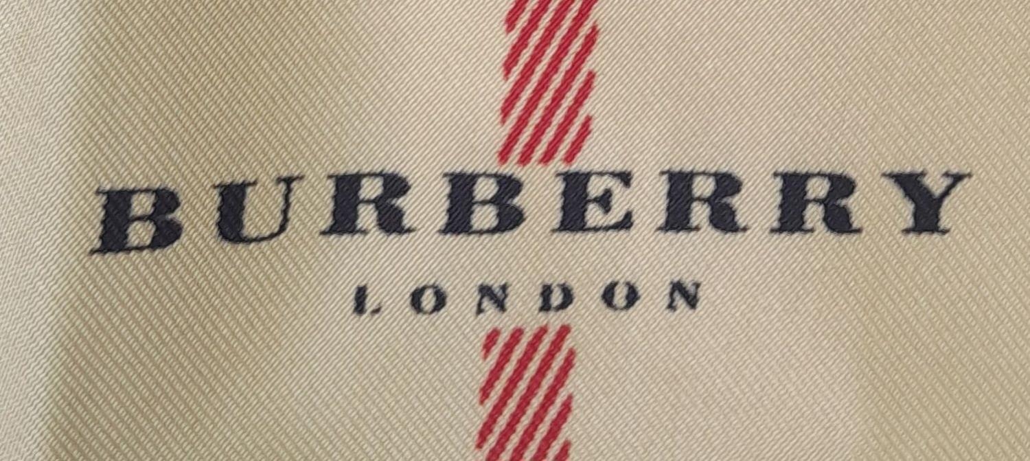 A Burberry Nova Check Scarf. 100% silk, made in Italy. Approximately 90cm x 90cm. Please see - Image 2 of 7