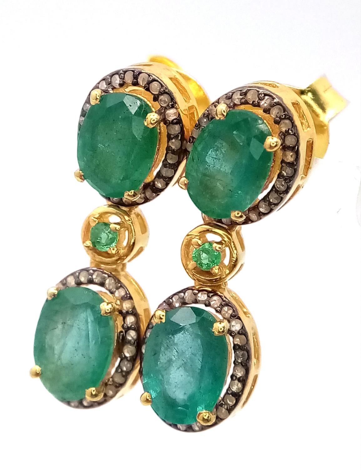 A Pair of Emerald and Diamond Drop Earrings - Set in gilded 925 Silver. Emeralds - 4ctw.