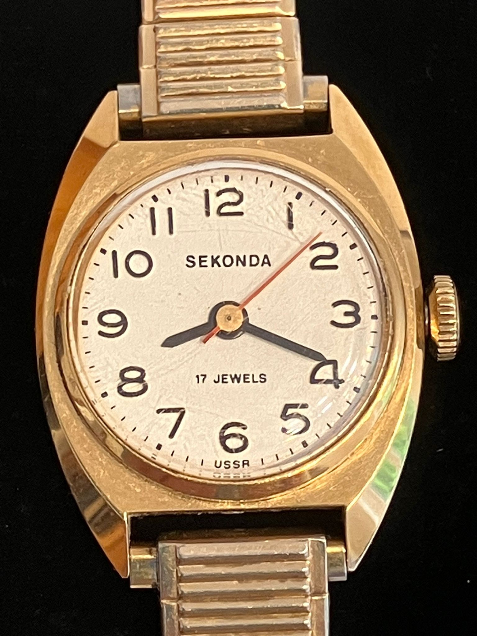 ladies vintage SEKONDA WRISTWATCH from the original Soviet factory production. Gold plated with