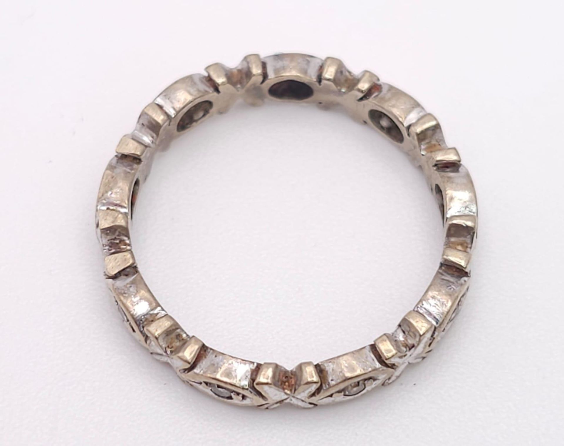 A Vintage 18K White Gold Diamond Eternity Ring. Size K. 3.08g total weight. Ref: 016302 - Image 5 of 5