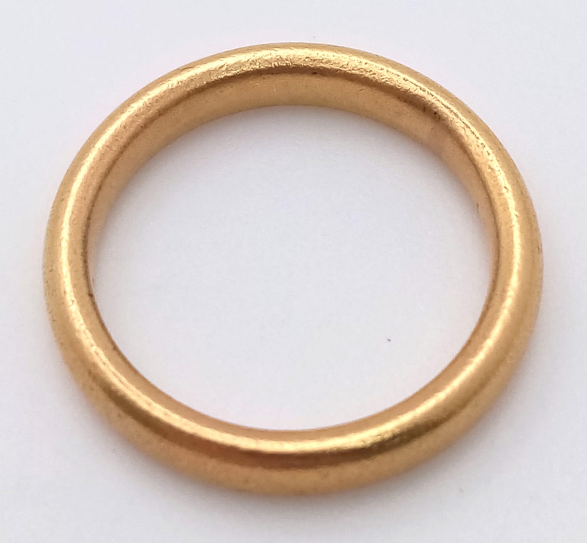 A Vintage 22K Yellow Gold Band Ring. 3mm width. Size K. 5.47g weight. Full UK hallmarks. - Image 3 of 4