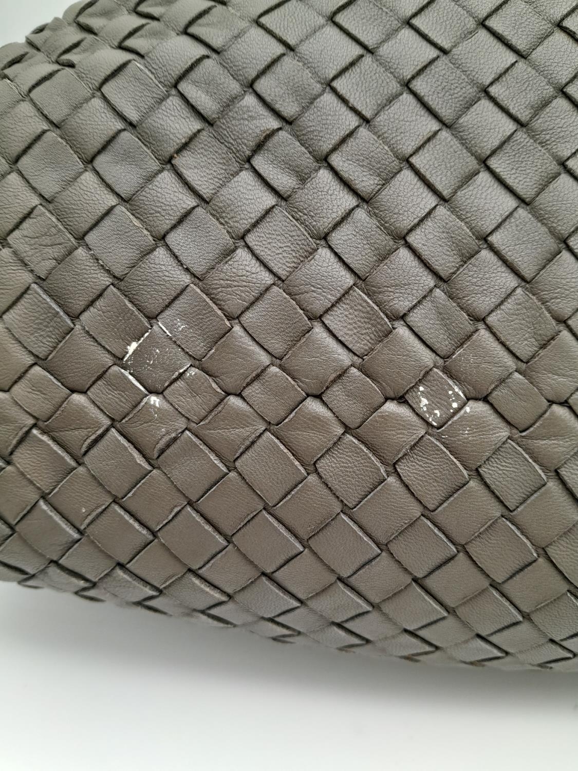 A Bottega Veneta Khaki Tote Bag. Intrecciato leather with chrome-toned hardware, two rolled - Image 8 of 8