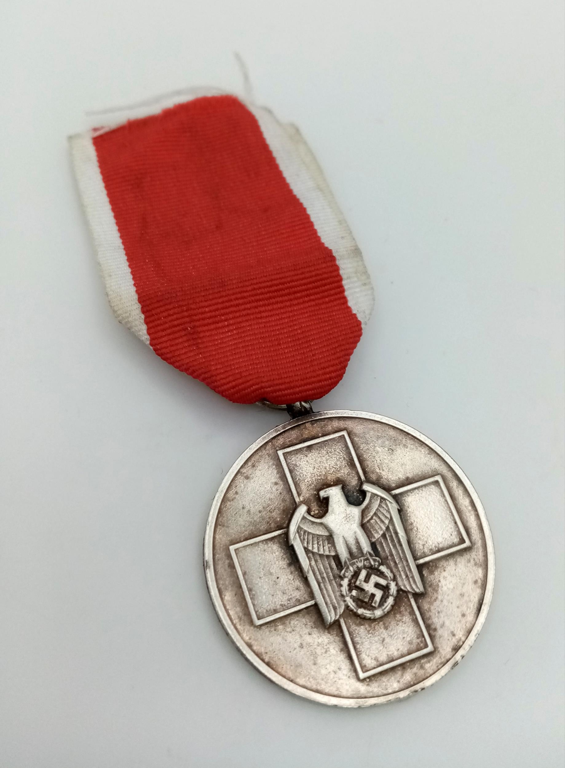 WW2 German Red Cross Medal. - Image 2 of 3