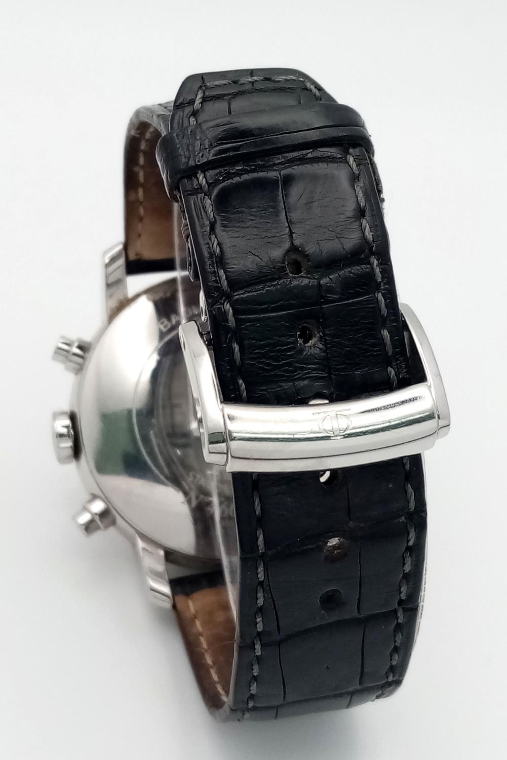 A Baume and Mercier Automatic Gents Watch. Black leather strap. Stainless steel case - 42mm. White - Image 6 of 9
