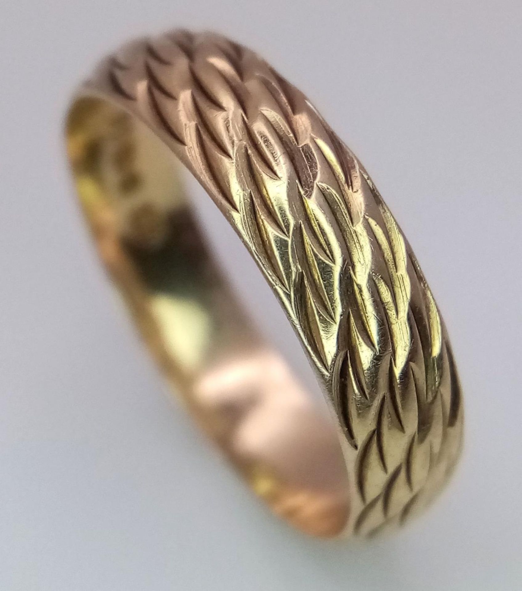 A 9ct Yellow Gold Patterned Band Ring, size M, 2.1g total weight. ref: 1518I - Bild 3 aus 5