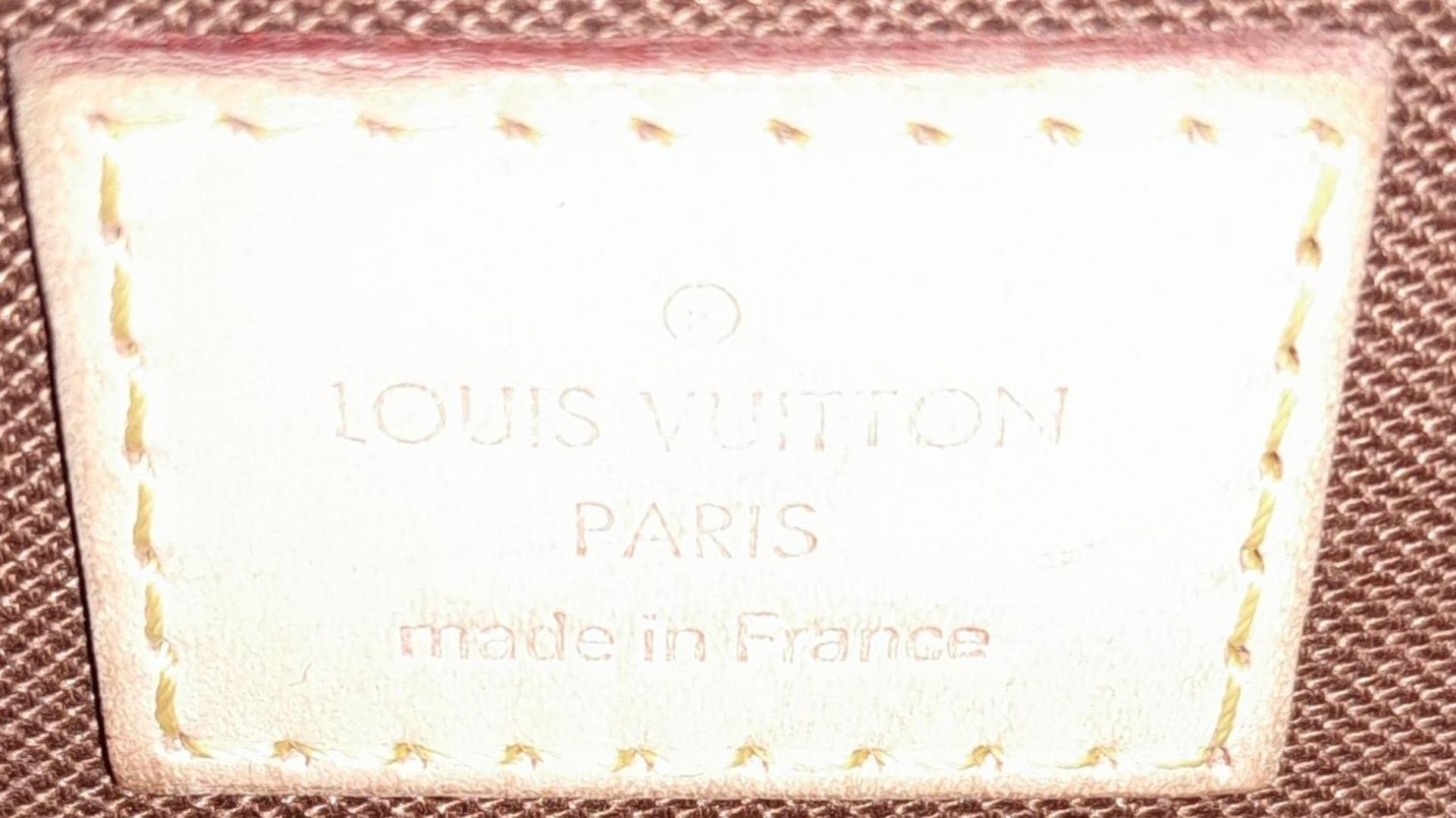A Louis Vuitton Trotteur Beaubourg Satchel Bag. Monogramed canvas exterior with gold-toned hardware, - Bild 9 aus 9